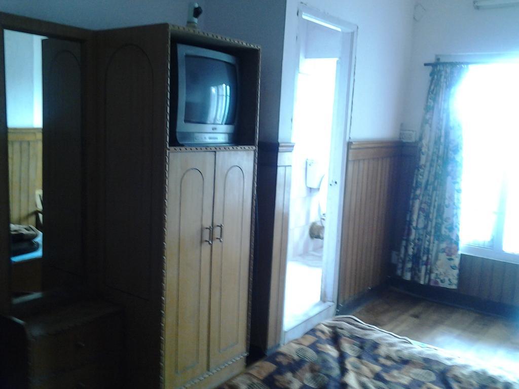 Hotel Sansar Shimla Pokój zdjęcie